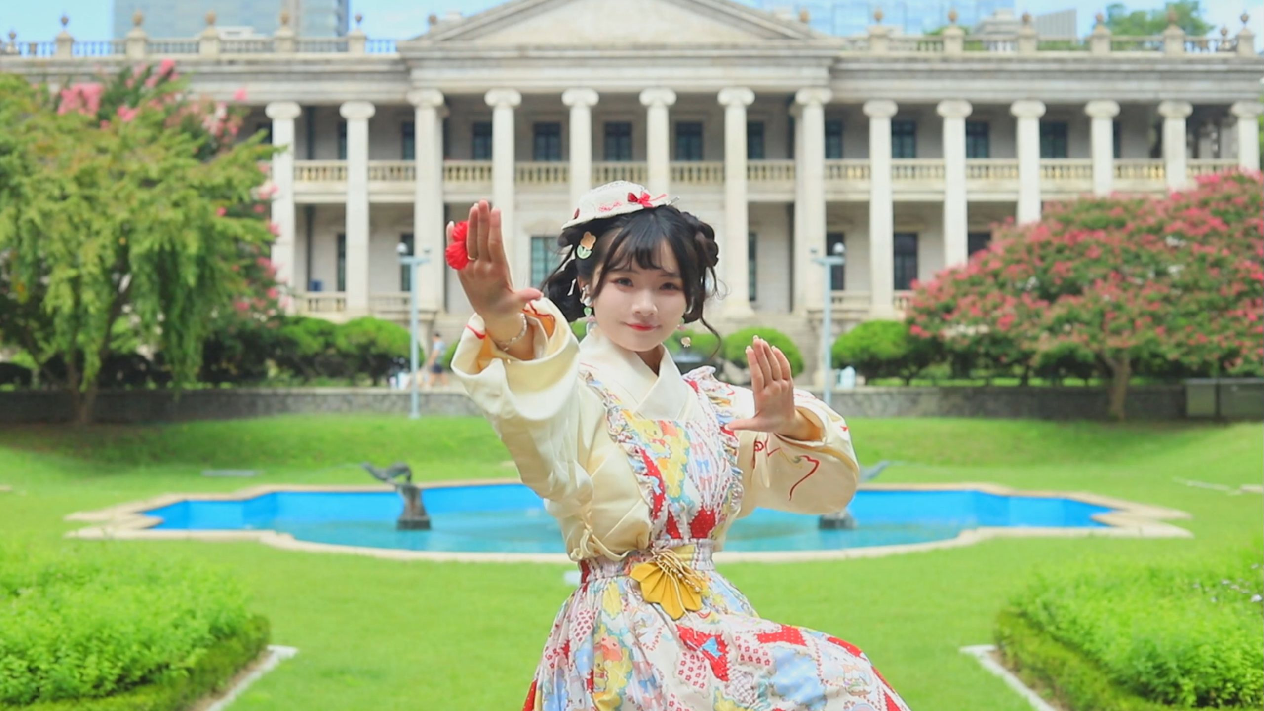 在首尔徳寿宫穿汉服跳宅舞 ❀「神様の神様」元气少女缘结神op！