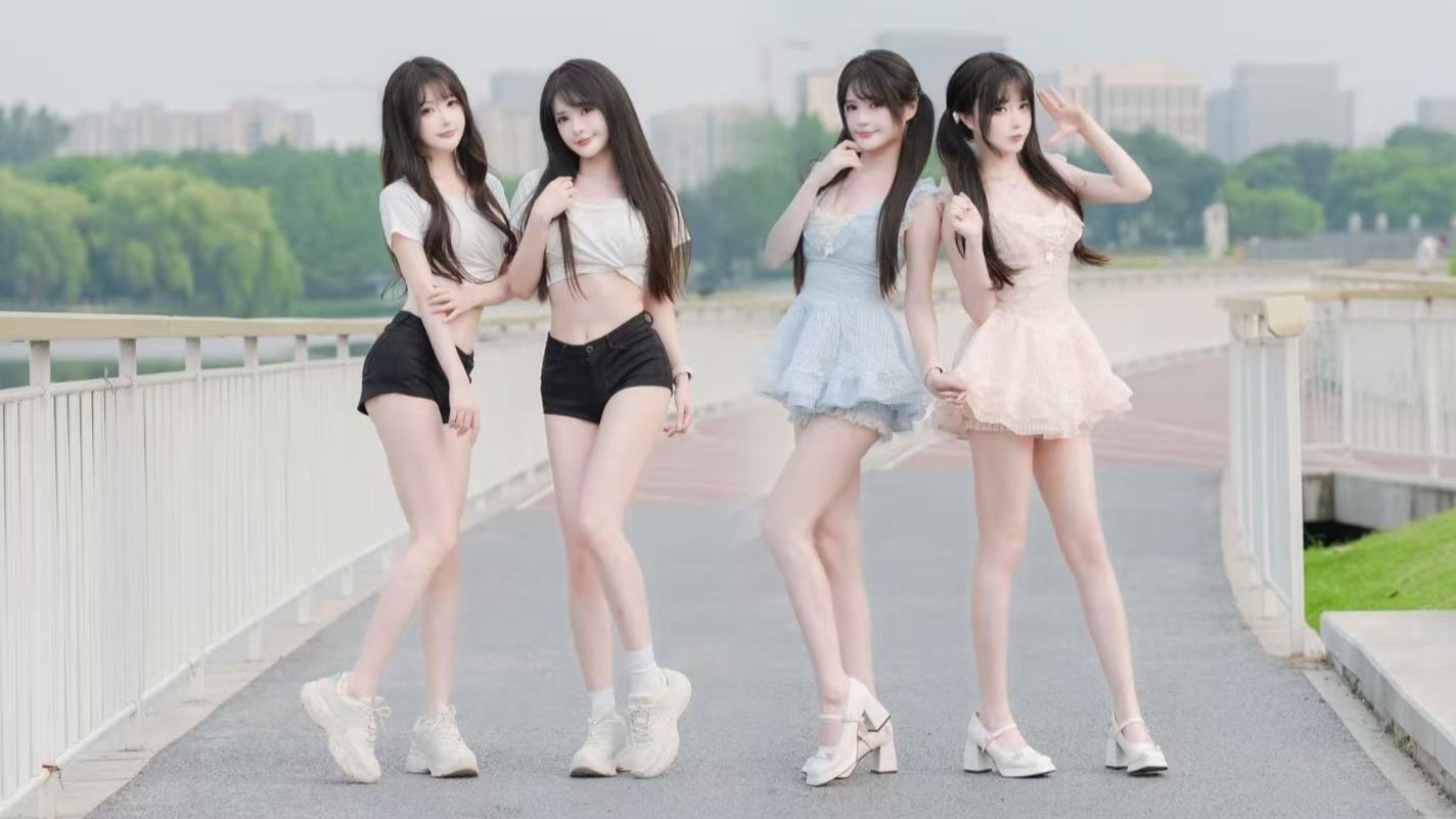双胞胎三套Looks，哪套赢麻了？