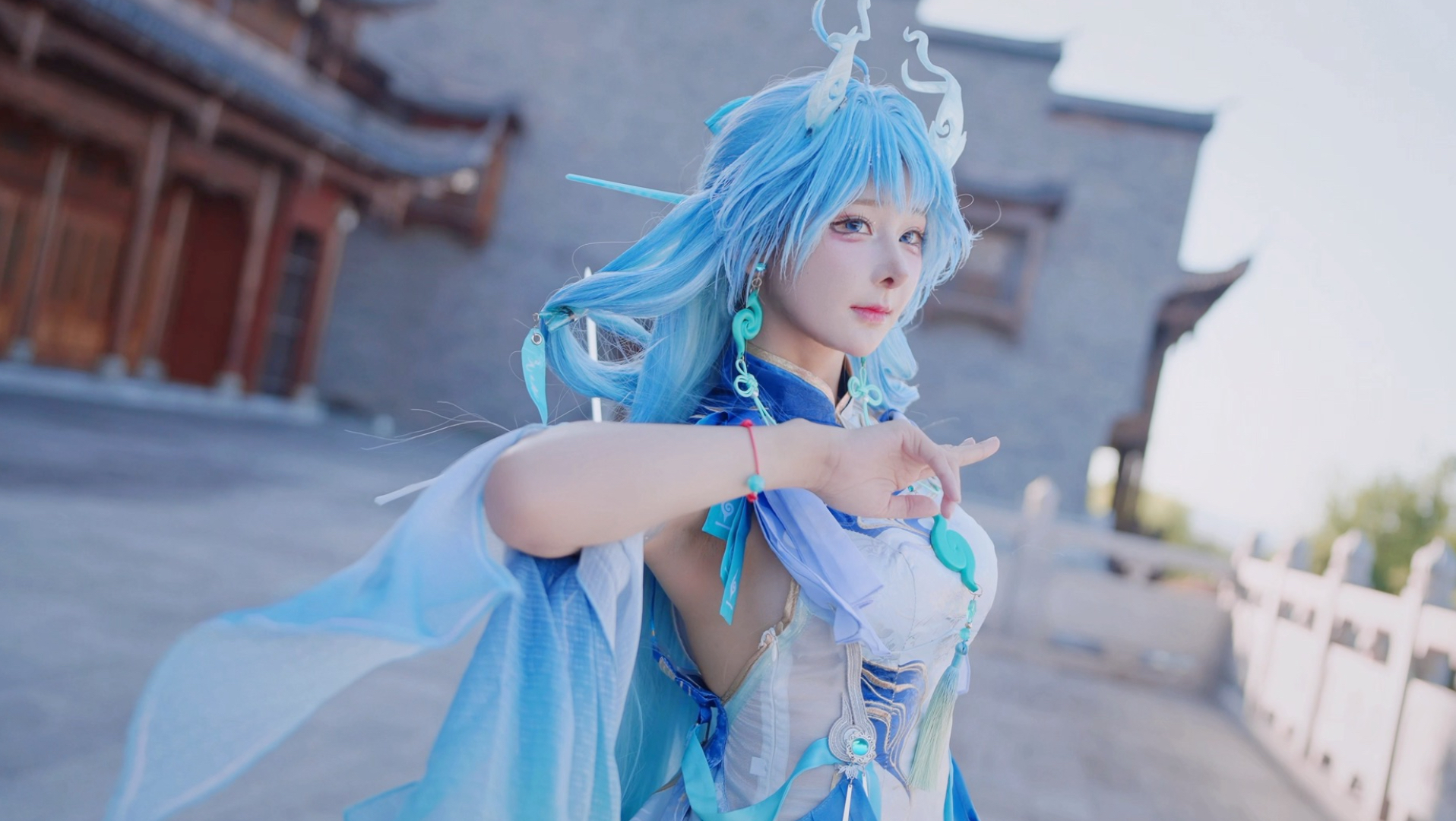 清冷师尊舞剑给我看她心里有我