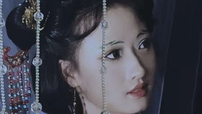只为红尘相逢一眼即万年。