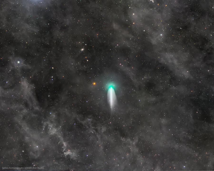 正在爆发的彗星220P