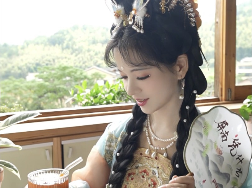 古典与现代在屏南交融，汉服+咖啡=完美下午茶