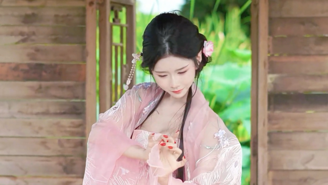 “媚 明媚的媚 妩媚的媚”
